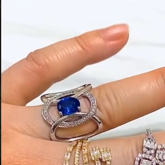 💙 Interlocking Brilliant Blue Cz Halo Silver plated Cocktail Ring - Picture 16 of 16